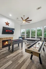 Modern Luxury 5BR — Pool, Game Room, Prime loc - Image 4