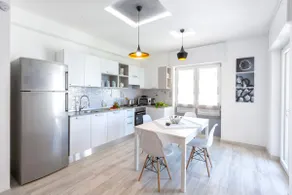 Neue & stilvolle Zwei-Zimmer-Wohnung mit Balkonen - Image 2