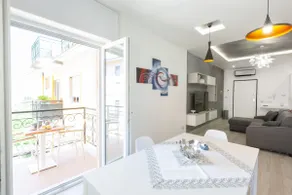 Neue & stilvolle Zwei-Zimmer-Wohnung mit Balkonen - Image 5