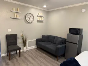 Luxury Waterfront KING Studio w/Hot Tub - Image 3