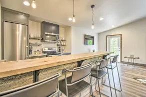 Elkhart Lake Townhome, Mins to Road America! - Image 4
