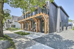 Elkhart Lake Townhome, Mins to Road America! - Image 3