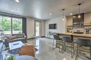 Elkhart Lake Townhome - 3 Mi to Road America! - Image 4
