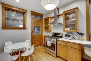 Comfortable Vintage North Side Retreat for 8 - Image 5