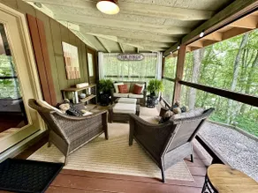 Cozy cabin- short and midterm rentals welcome! - Image 4