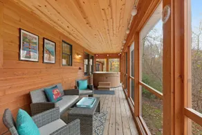Lakeside Log Cabin: Private Hot Tub Retreat - Image 3