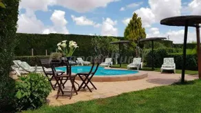 Cottage with barbecue, garden & pool | Golf view - Image 3