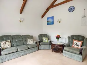 Family-friendly cottage with garden | Pets are welcome - Image 4