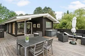 Child-friendly house with garden, terrace & barbecue | Close to the beach | Perfect for remote work - Image 3