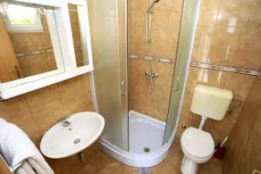 Apartamento vacacional con terraza, barbacoa y jardín - Image 5