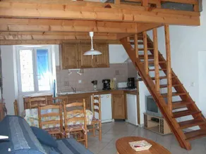 Holiday apartment with garden, pool & barbecue | Beach view - Image 4
