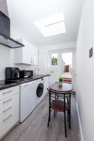 Holiday apartment with garden - Image 5