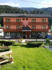 Child-friendly ample villa with garden | Pets are welcome - Image 2