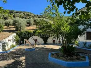 Landhaus mit Terrasse, Pool und Garten | Gartenblick - Image 4