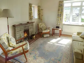 Cottage with terrace & garden - Image 3