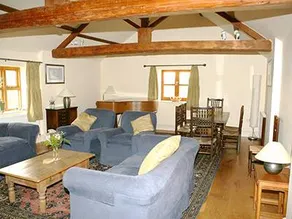 Children-friendly lovely cottage with barbecue & garden | River view | Pets are welcome - Image 2