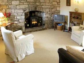 Cottage with garden - Image 3