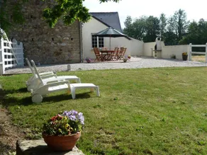 Gite with terrace, barbeque & garden - Image 3