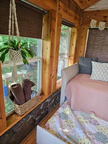 Historic Mississippi Venue (Room D private bathroom queen bed) - Image 4