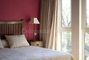 Cottage with garden | River view - Image 2