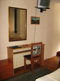 Apartment with hot tub - Image 4