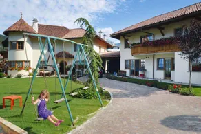 Appartement de vacances avec jardin et piscine - Image 3