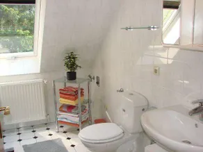 Apartment with barbecue, garden & terrace - Image 2