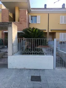 Holiday home | Beach nearby - Image 2