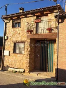Cottage with barbeque & terrace | Mountain view - Image 2