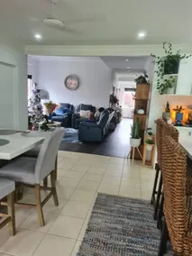 Private room with pool & garden - Image 5
