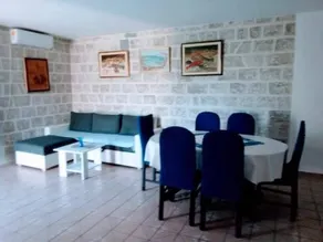 Flat with barbeque & terrace - Image 2