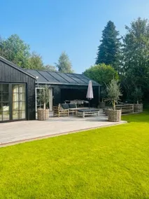 Holiday home with garden, terrace & BBQ - Image 2