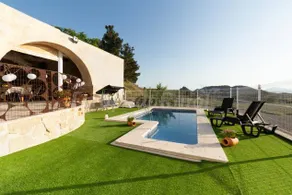 Cottage avec terrasse, jardin et piscine | Vue montagne - Image 4