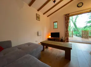 Cabin with barbeque & garden | Lake view - Image 2