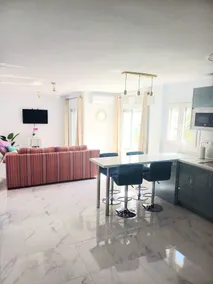 Tolles Apartment mit Terrasse und Garten | Neben dem Strand - Image 2