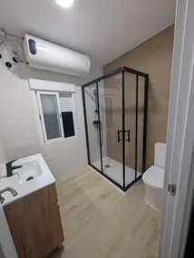 Charming dedicated room - Image 2