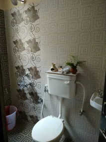 Habitación en casa de familia con jardín - Image 5