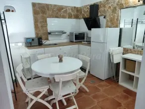 Lovely cottage with pool & terrace | City view | Pets allowed - Image 5