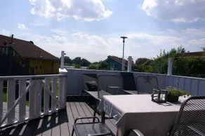 House with garden, terrace & BBQ | Lake view - Image 2