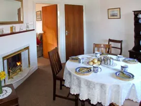 Family-oriented cottage with garden - Image 5