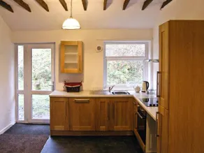 Cottage with garden - Image 3