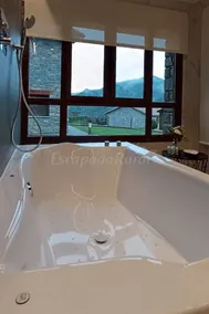 Cottage with barbeque, terrace & jacuzzi | Mountain view - Image 5