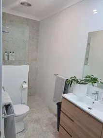 Private room with pool & garden - Image 3