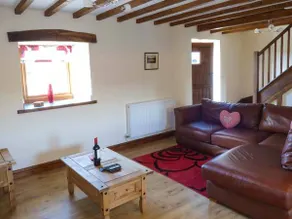 Cottage with garden - Image 4