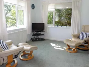 Cottage with garden - Image 3