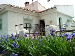 Cottage con giardino, terrazza e griglia | Vista sul giardino - Image 2