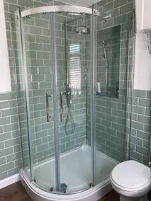 Atractiva casa con jardín - Image 3