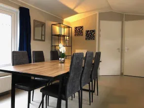Maison avec terrasse et jardin - Image 2