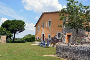 Cottage with garden, pool & barbeque | River view - Image 2