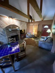Western-Themed Cabin with Hot Tub, Fireplace & Pool Access near Meadow Retreat in Texas - Image 4
